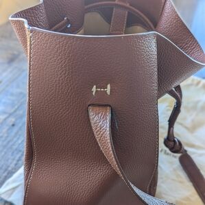 Flattered Bo Bucket Purse in Cognac